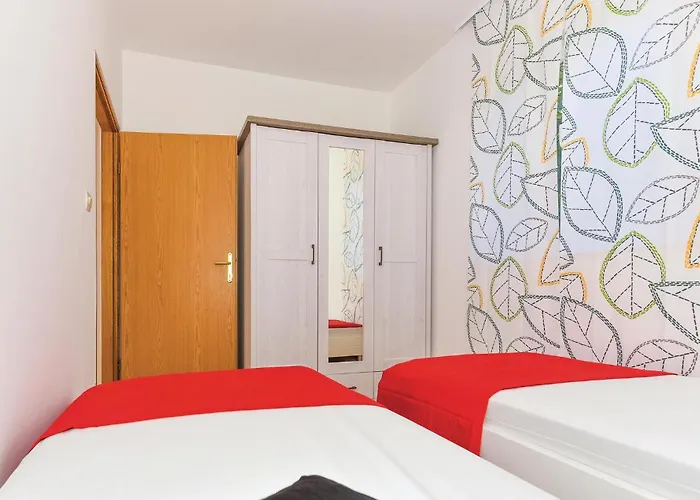 Two-bedroom In Apartamento